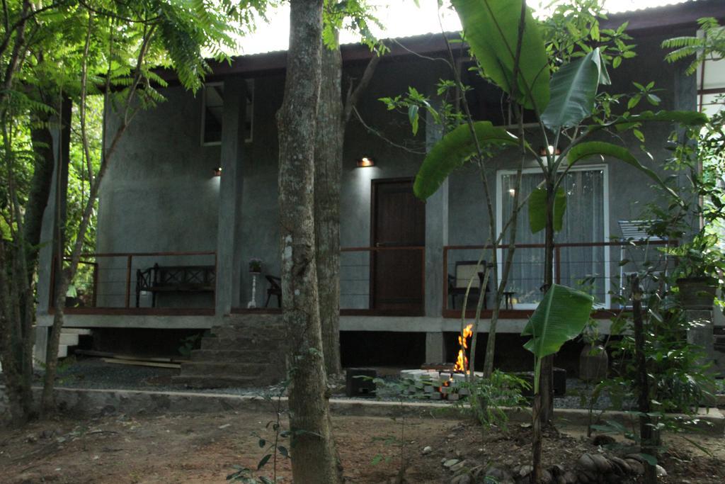 Executive Residency Retreat Villa Hikkaduwa Exterior photo